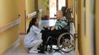 برلين تشجيع اللاجئين في المانيا على امتهان التمريض ورعاية المسنين